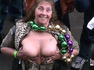 Fat Tuesday Freaky Milfs Getting Naked In The Street For Beads - DreamGirlsMembers