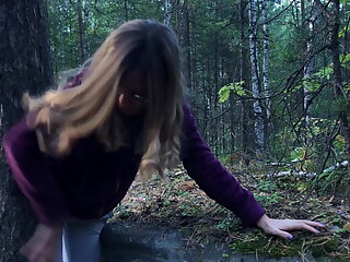 I fucked a stranger in the woods to help her &amp;ndash; public sex